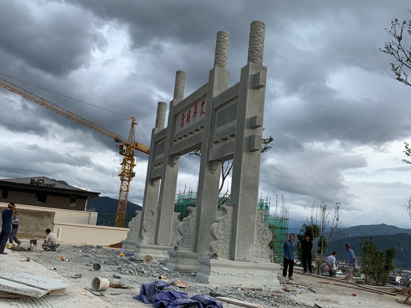 独具匠心的石材楼梯扶手设计，为您的家增添一份艺术气息(图4)