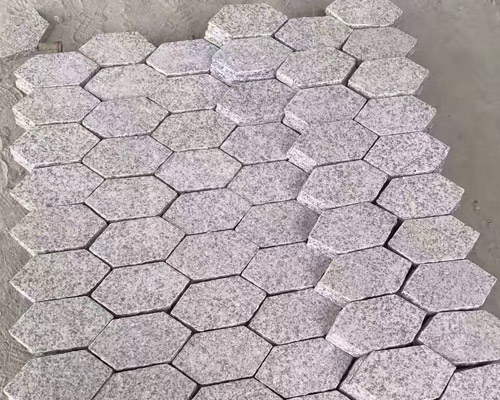 湖北芝麻灰花岗岩矿山石材(图2) 湖北芝麻灰花岗岩矿山石材(图2)